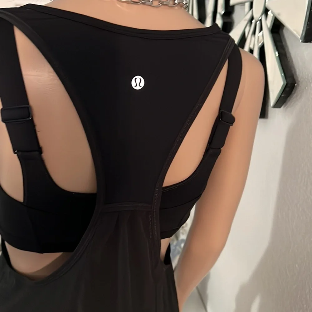 (Lululemon) ladies top size 6 please check measurement because there is no tag - Picture 10 of 17